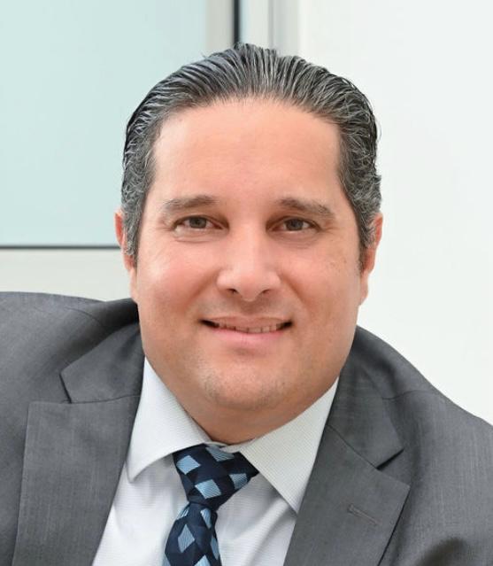 Dr. Héctor López
