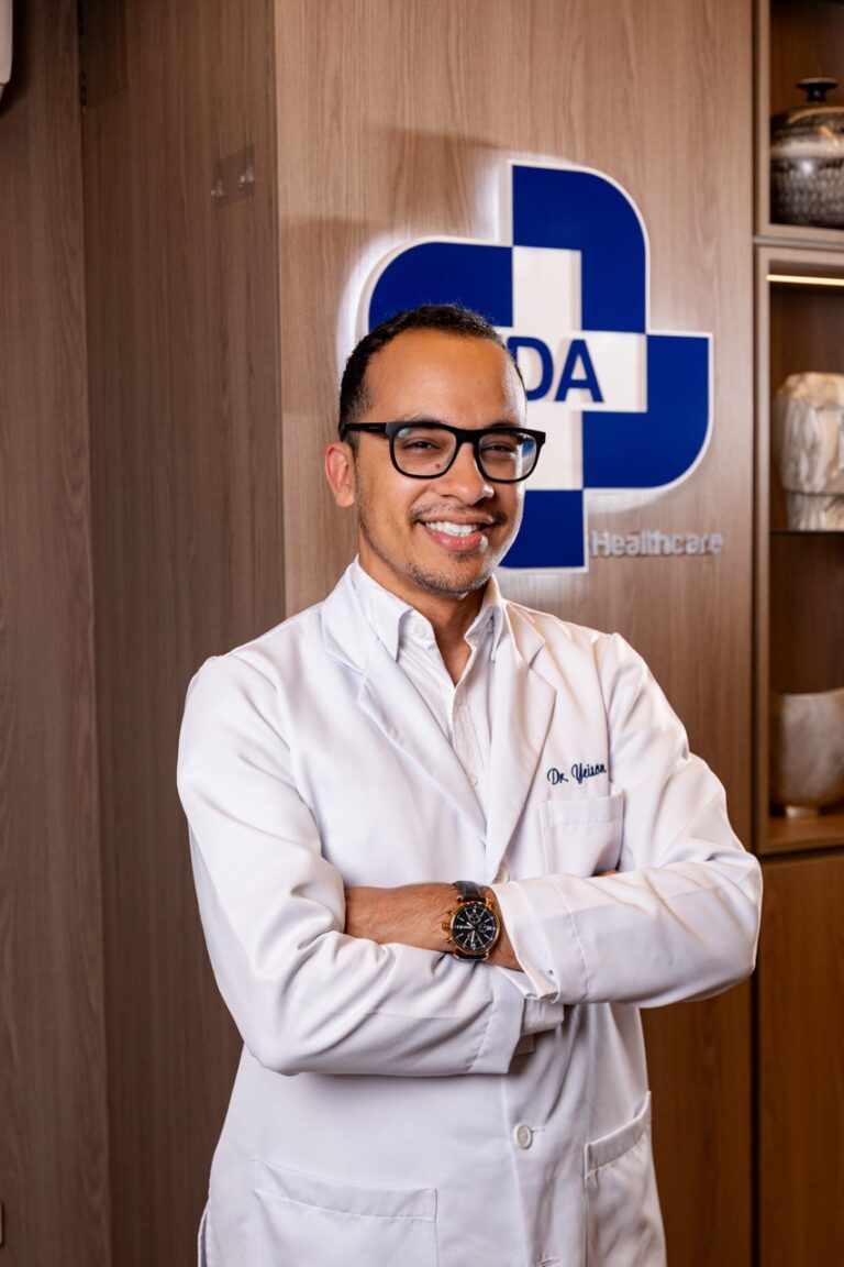 Dr. Yeison Reyes